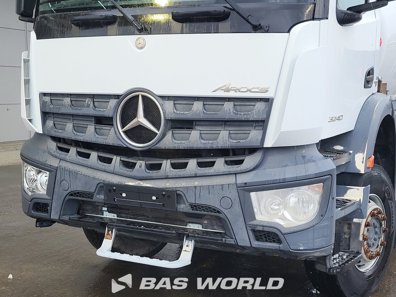 Other : Mercedes Arocs 3240 Camion malaxeur béton
