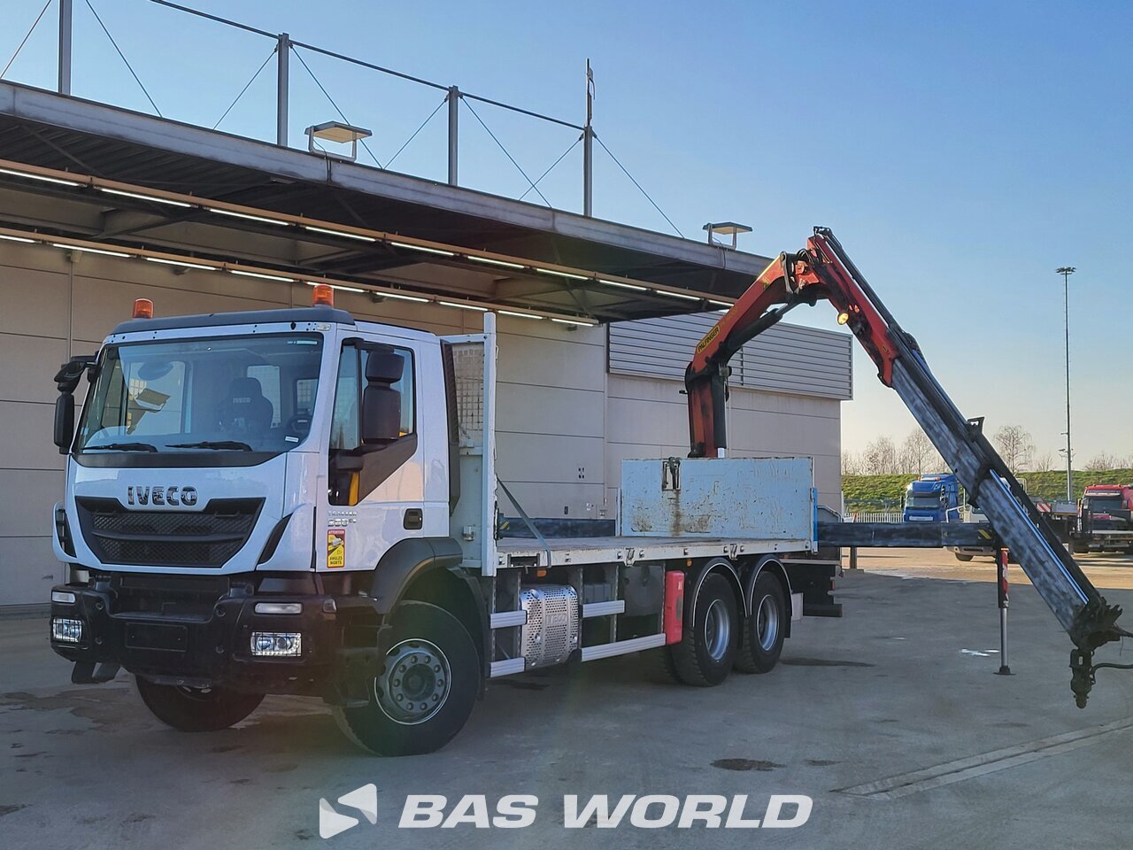 Other : Iveco Trakker 360 Fladvogne lastbiler