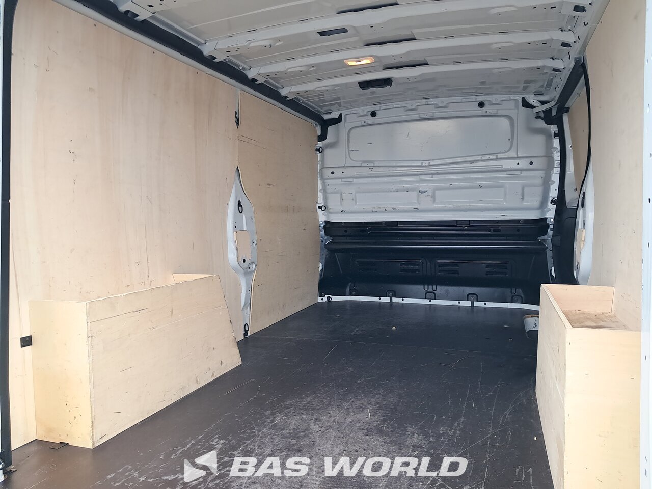 Other : Renault Trafic 130pk Closed box van