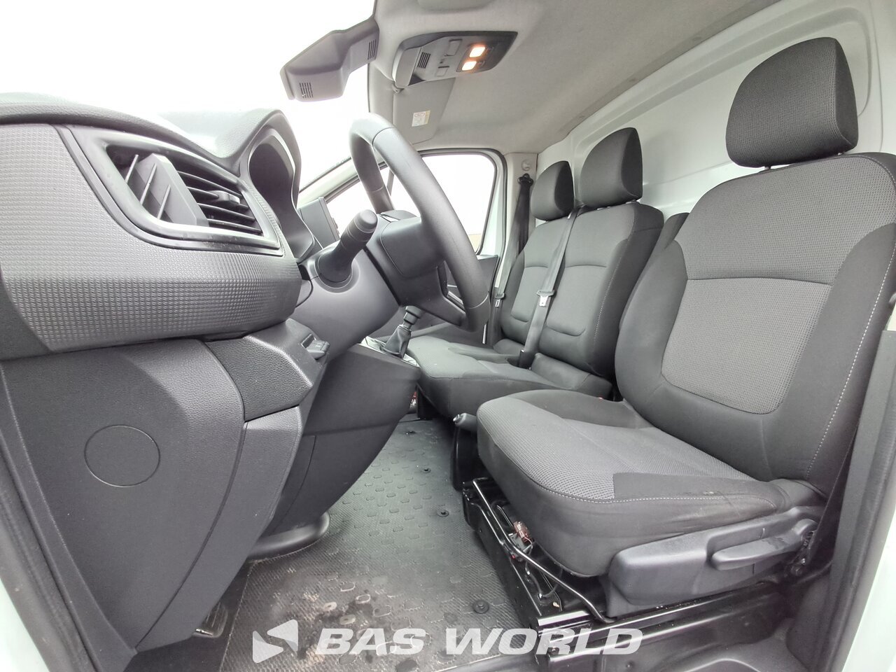 Other : Renault Trafic 130pk Closed box van