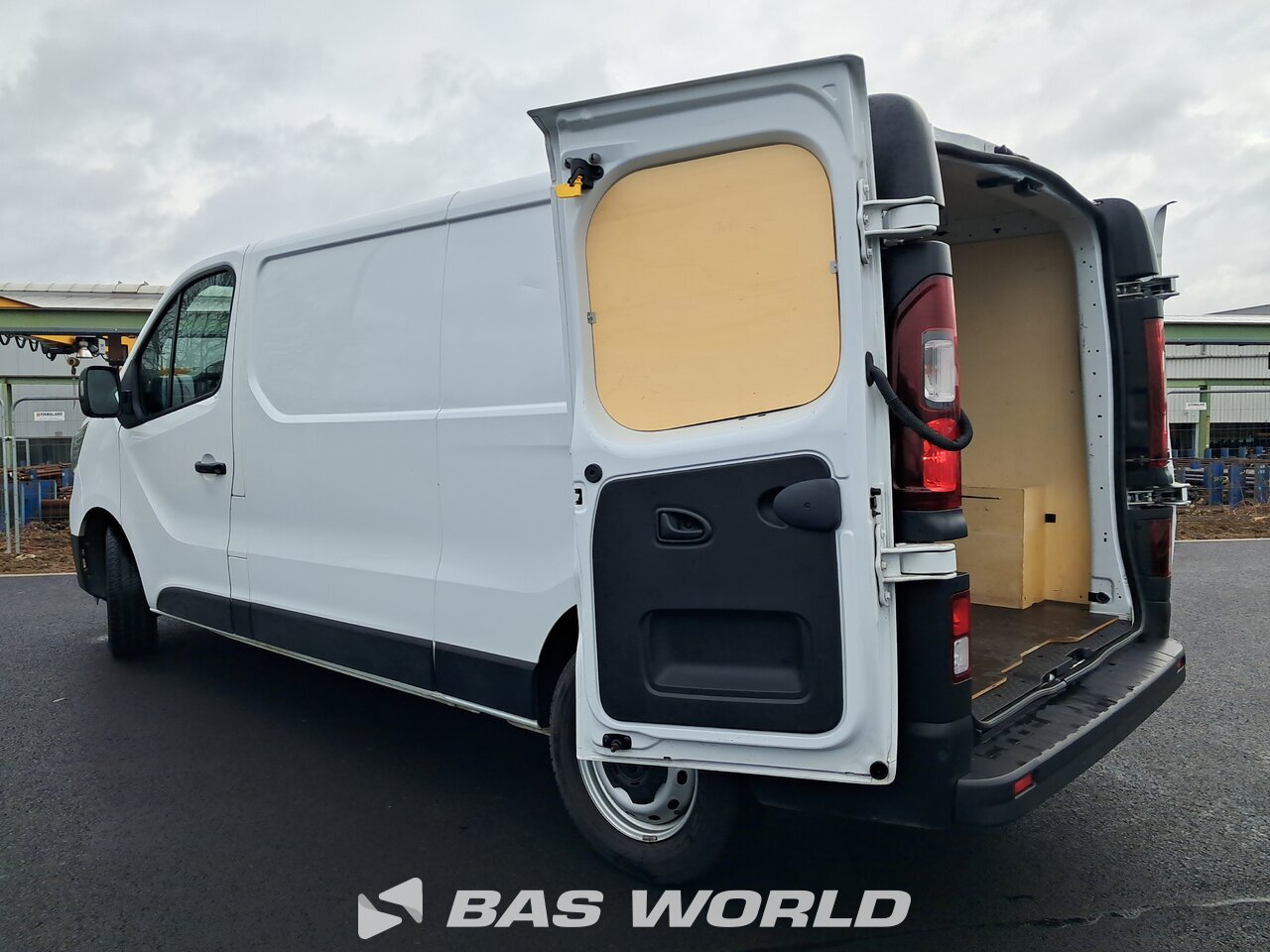 Other : Renault Trafic 130pk Closed box van