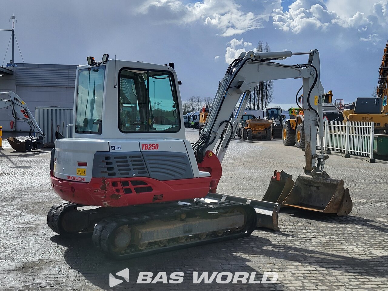 Other : Takeuchi TB250 Мини екскаватор <10 т