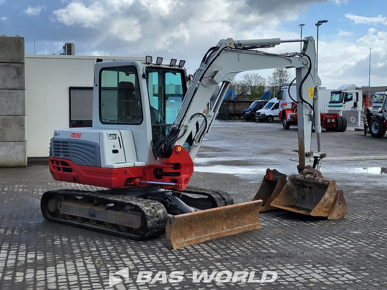 Other : Takeuchi TB250 Мини екскаватор <10 т