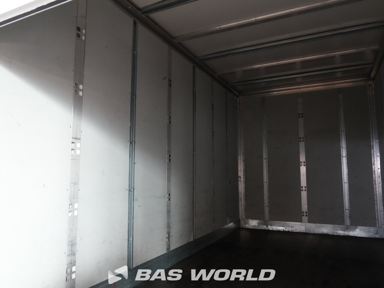 Other : Peugeot Boxer 140PK Stängda lastbilskarosser