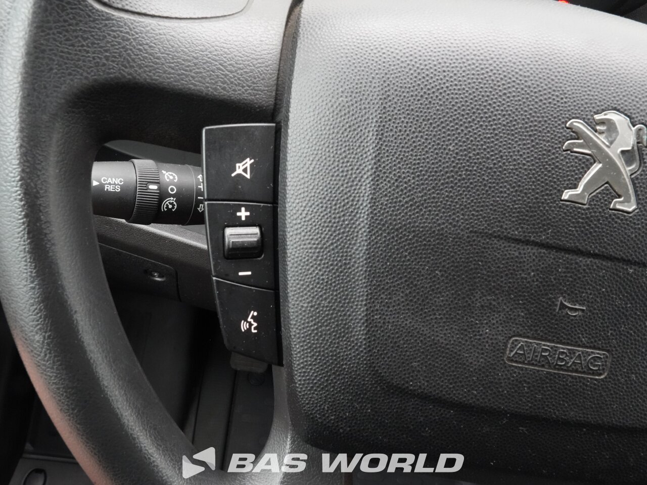 Other : Peugeot Boxer 140PK Stängda lastbilskarosser
