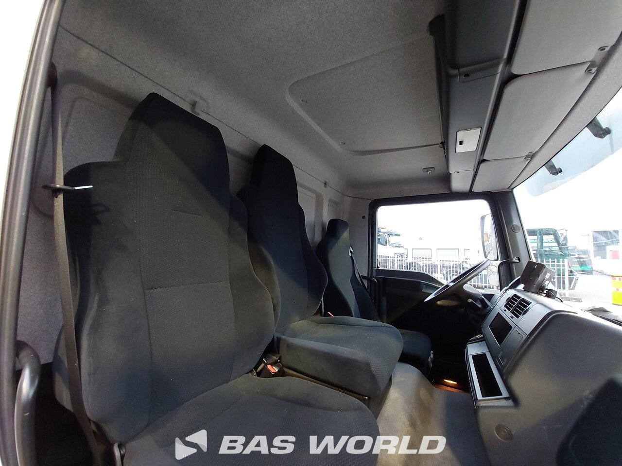 Other : MAN TGL 12.220 Box body truck