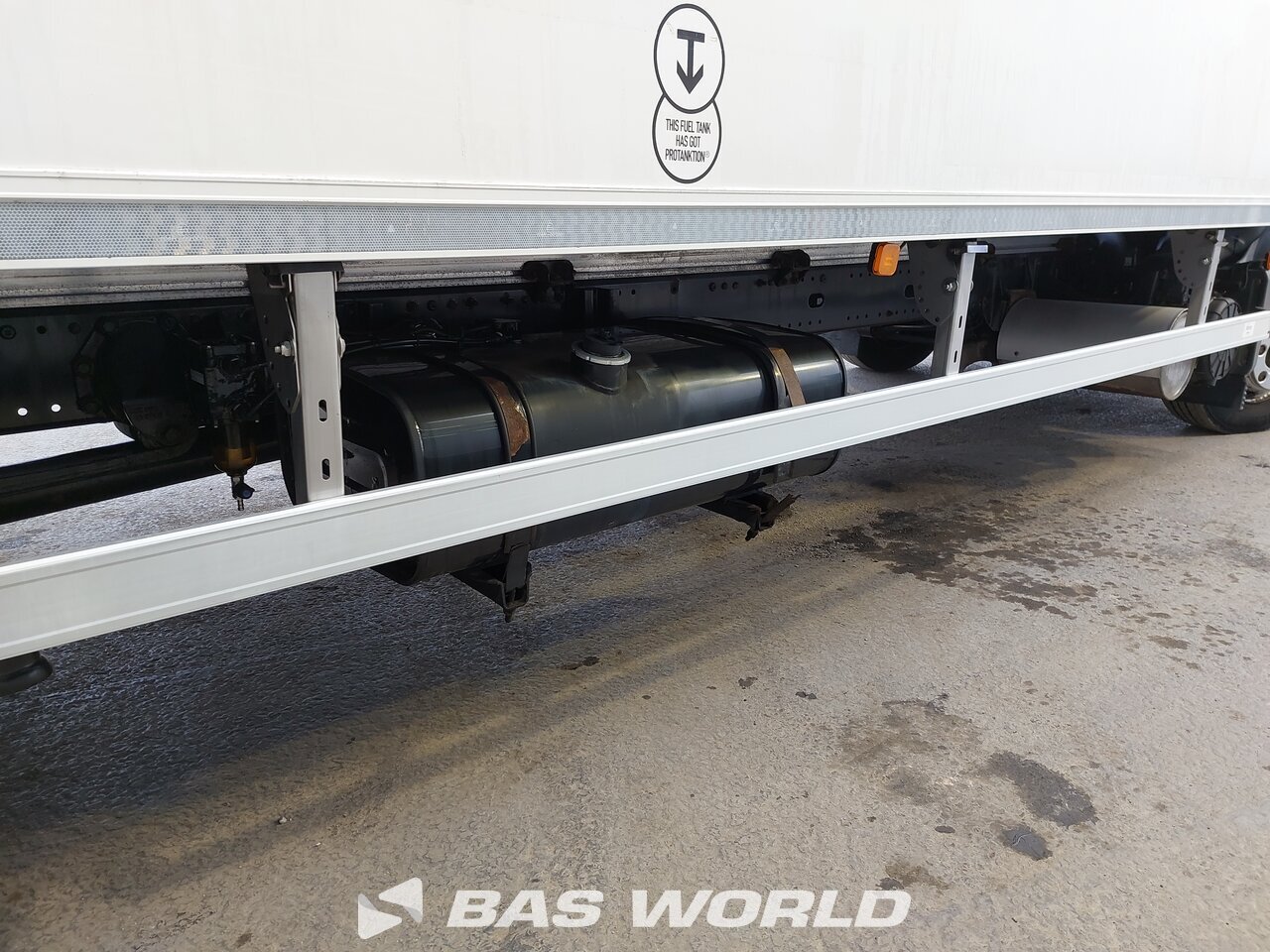 Other : MAN TGL 12.220 Box body truck