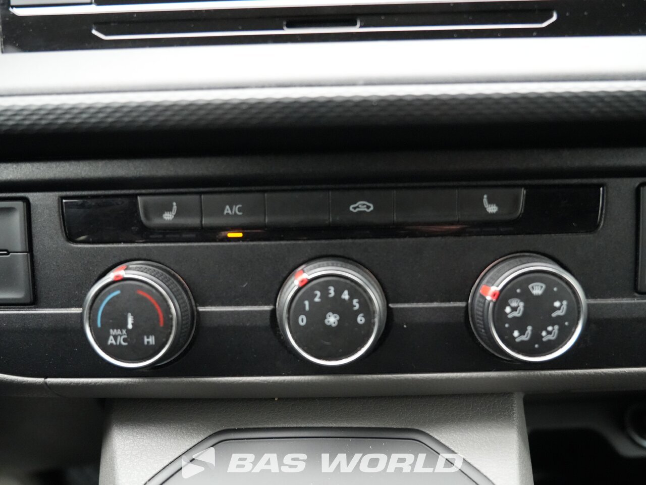 Other : Volkswagen Transporter 150PK Затворен ван