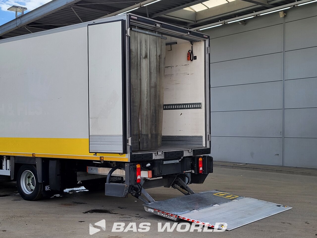 Other : Renault D 210 Refrigerated Truck