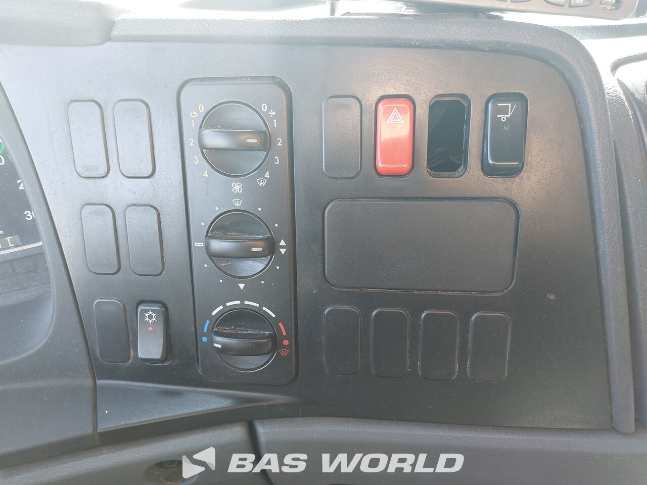 Other : Mercedes Atego 1322 Carrosseries fourgons