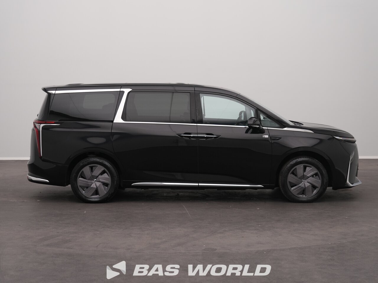 Other : Maxus MIFA 9 Passenger Transport/Minibus