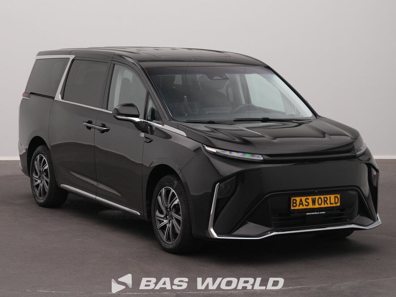 Other : Maxus MIFA 9 Passenger Transport/Minibus