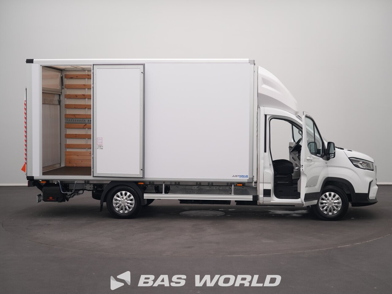 Other : Maxus eDeliver 9 صندوق مغلق