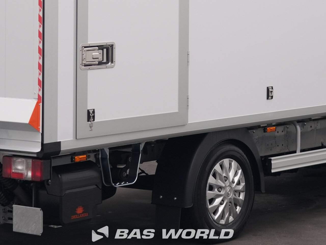 Other : Maxus eDeliver 9 صندوق مغلق