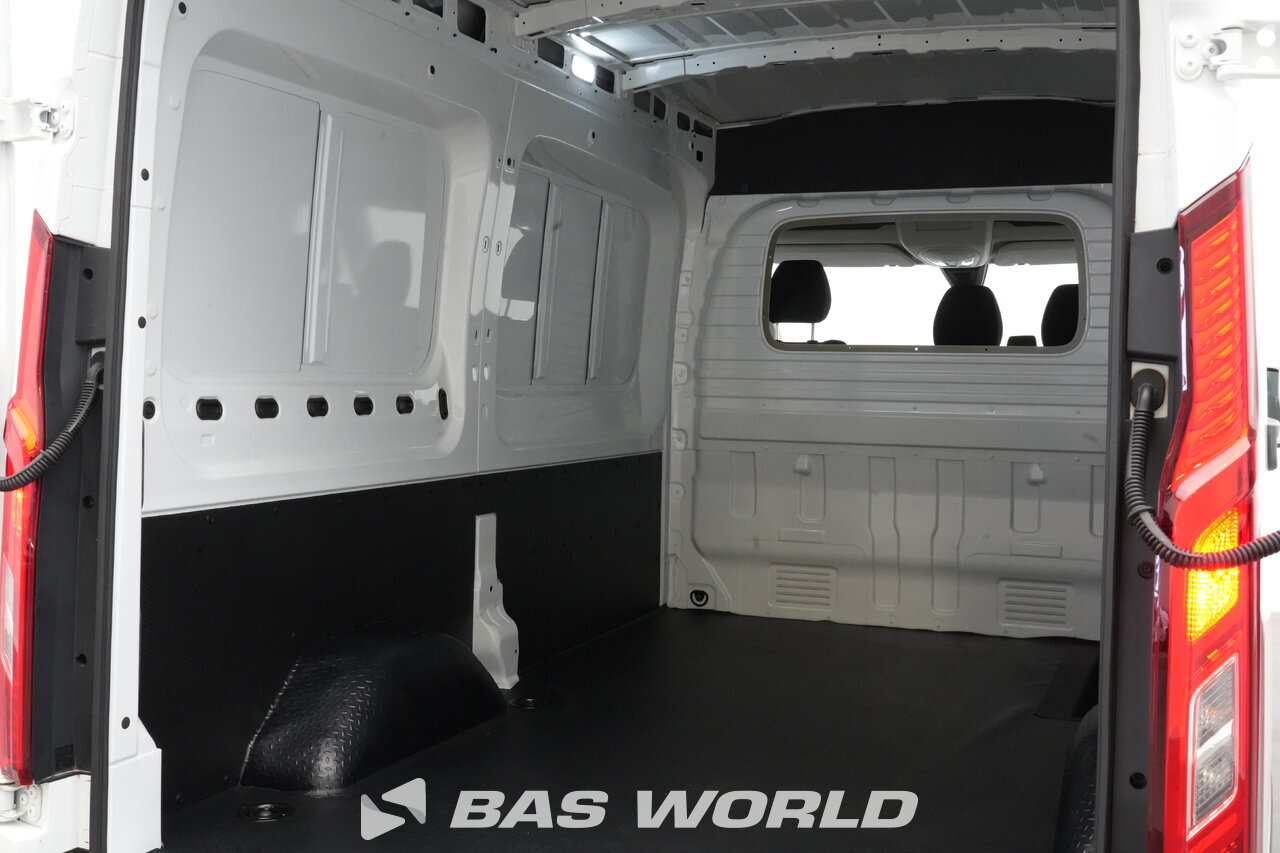 Other : Maxus eDeliver 9 Closed box van