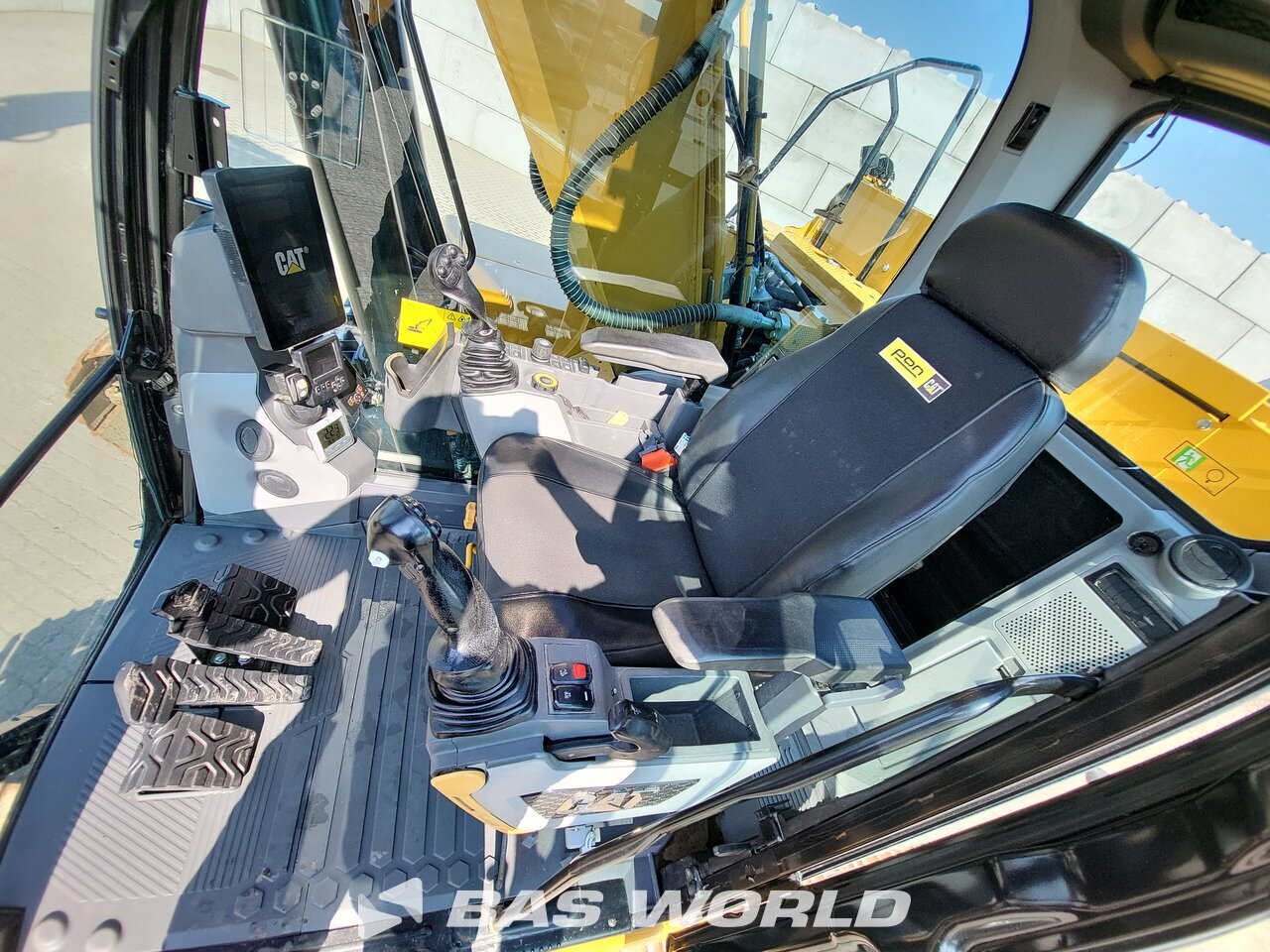 Other : Caterpillar 323 -07B Bageri gusjeničari