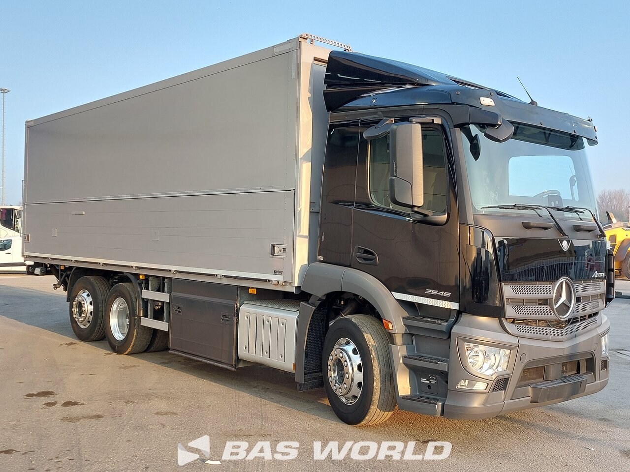 Other : Mercedes Antos 2546 Carrosseries fourgons