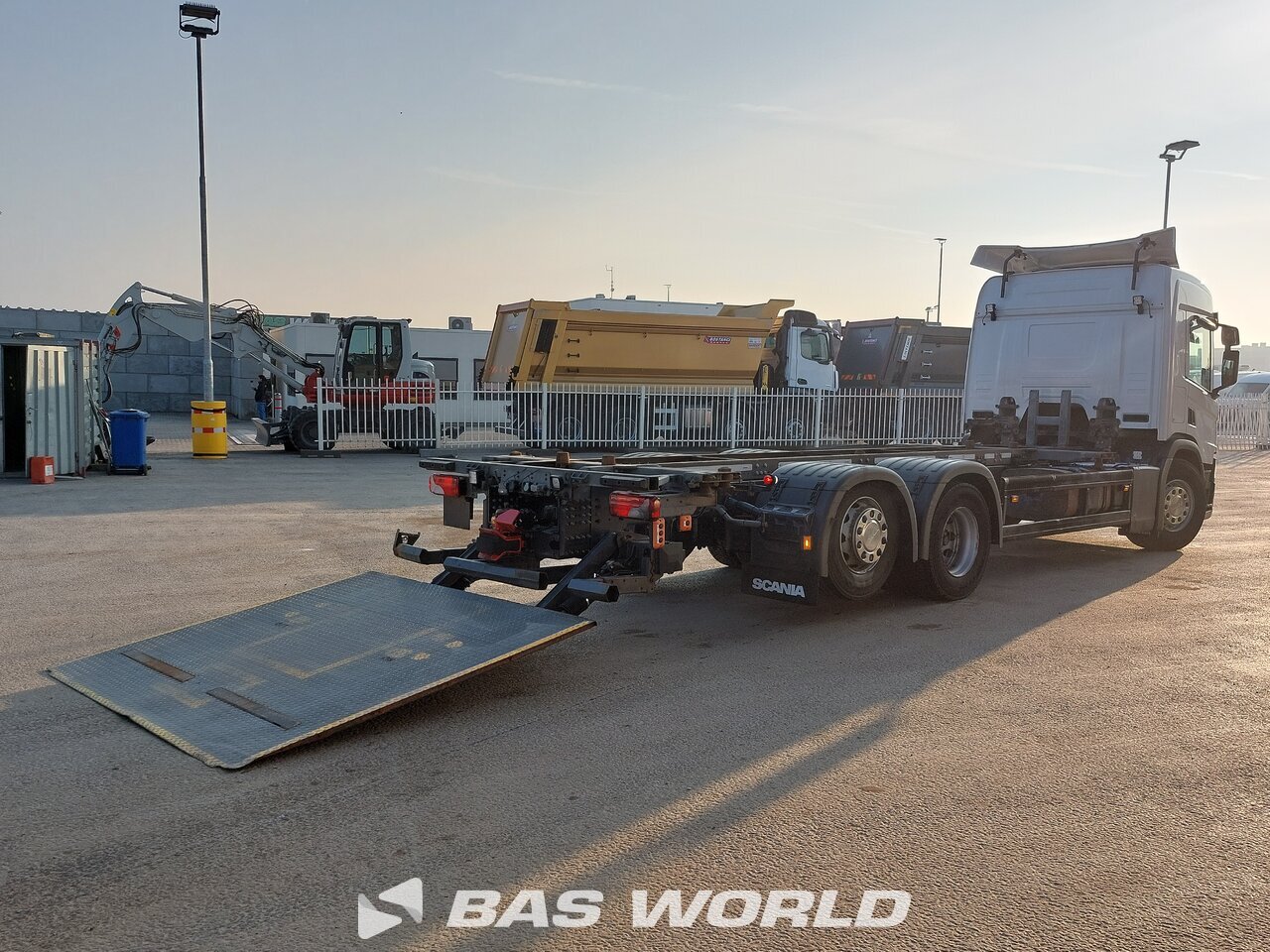 Other : Scania P500 Camion à Caisse Mobile