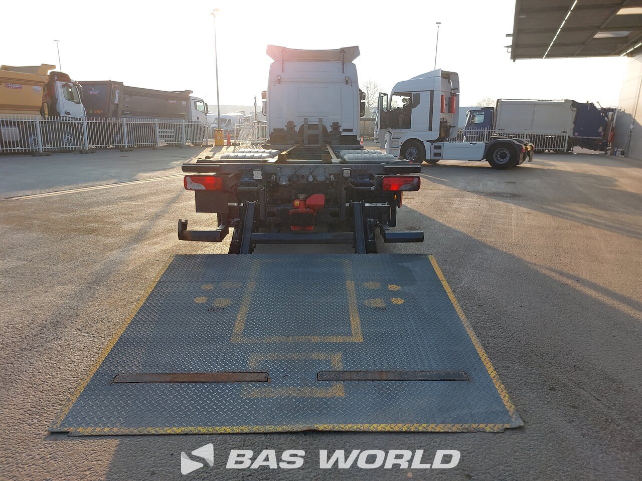 Other : Scania P500 Camion à Caisse Mobile