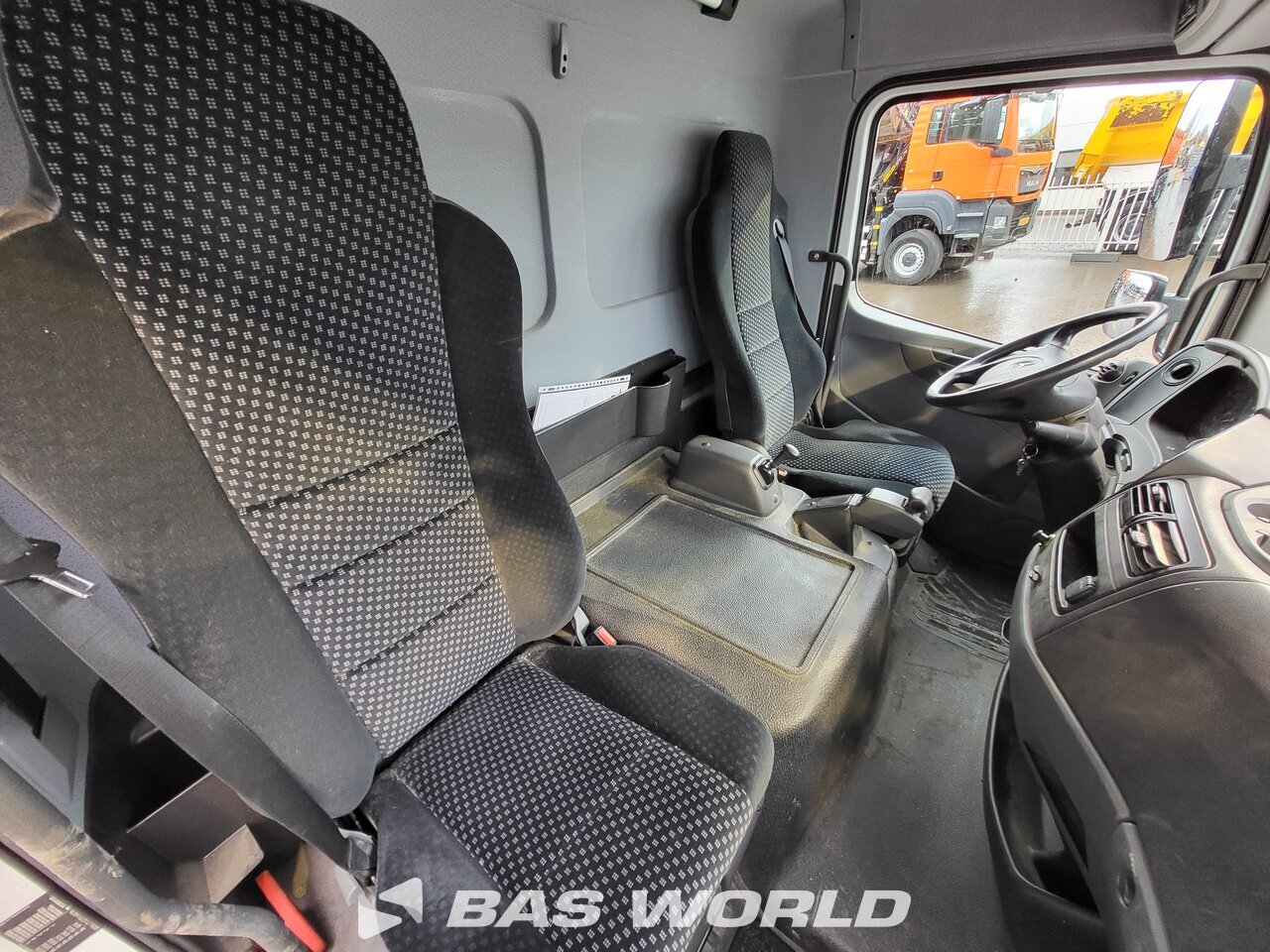 Other : Mercedes Atego 818 Carrosseries fourgons