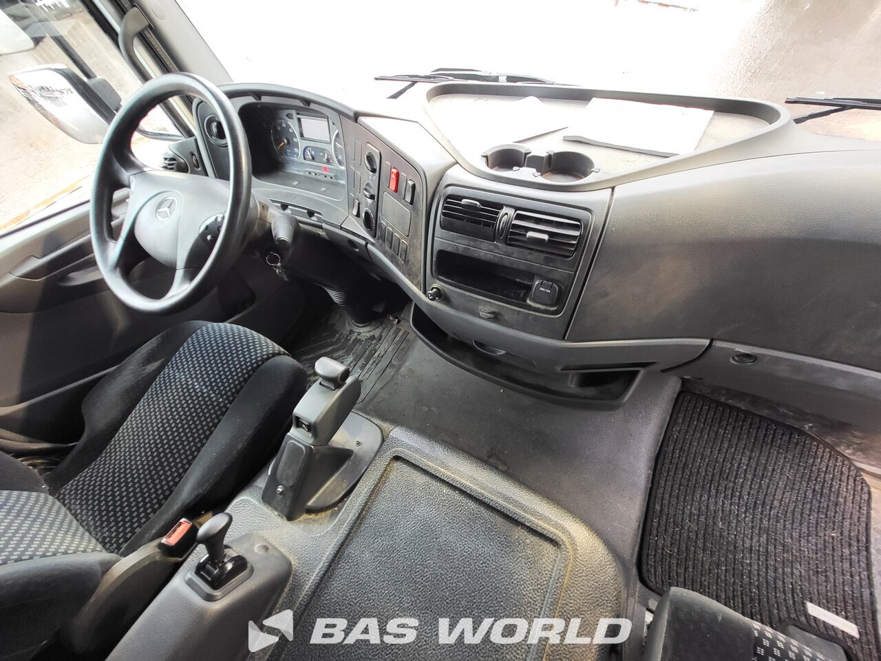 Other : Mercedes Atego 818 Carrosseries fourgons