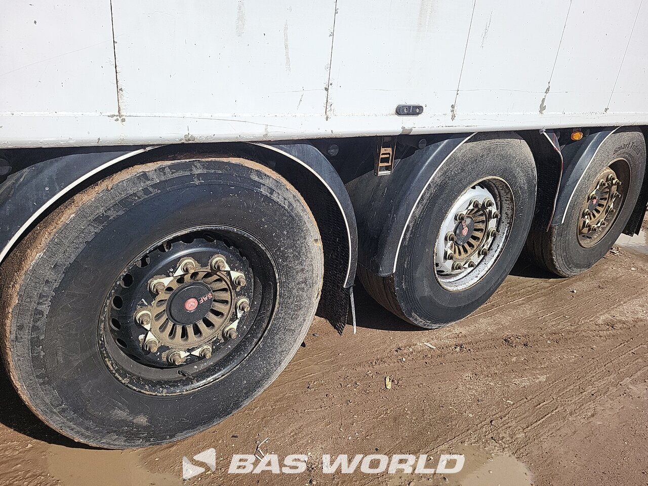 Other : H&W Piso movil
