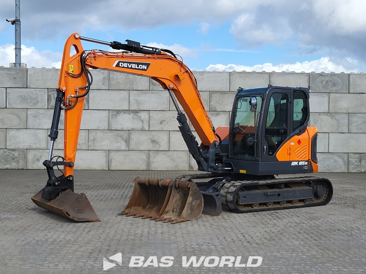 Develon DX85 R-7 Mini excavator <10t - BAS World