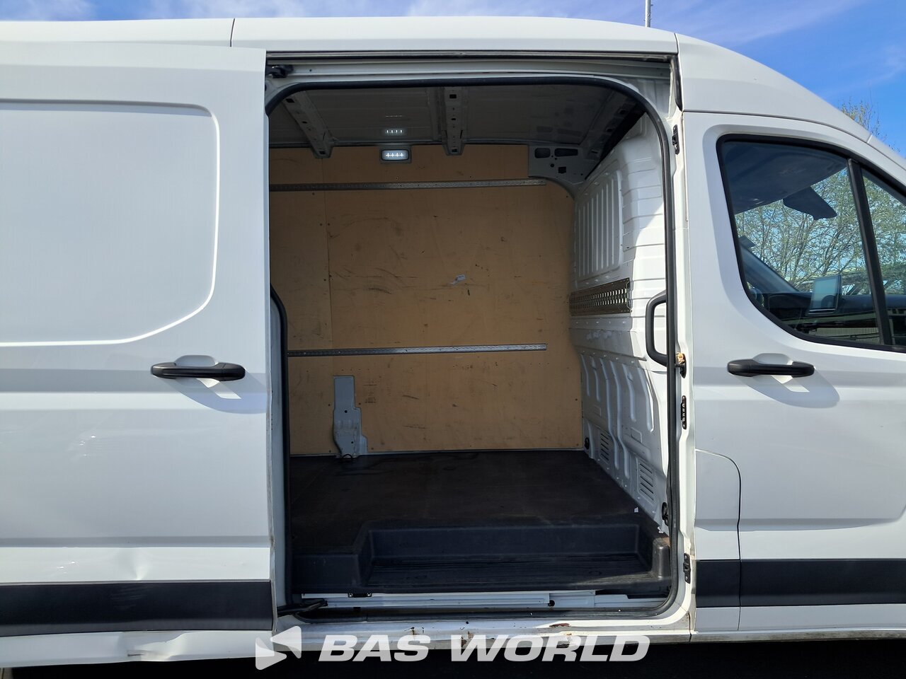Other : Maxus Deliver 9 Closed box van