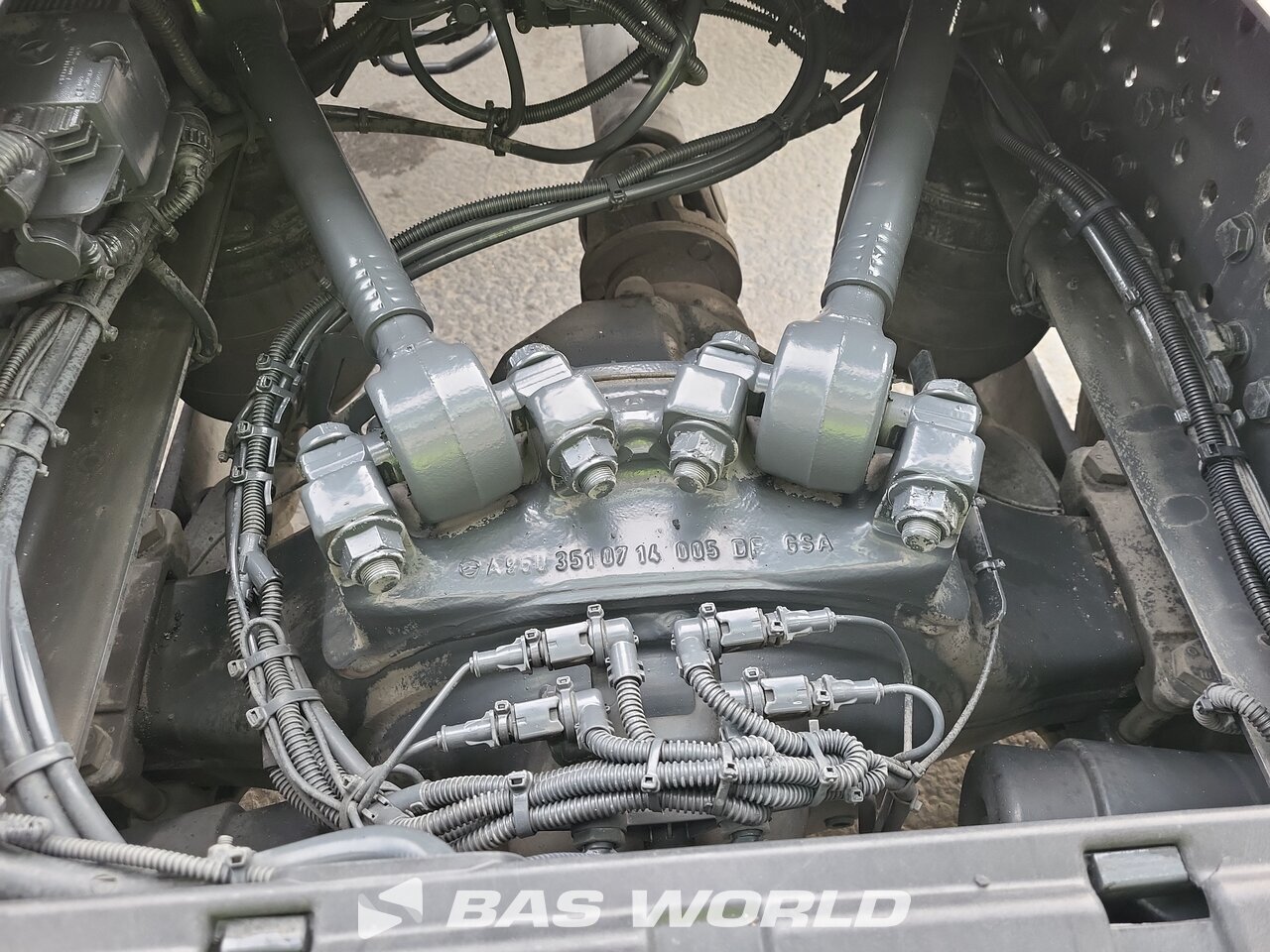 Other : Mercedes Actros 1843 Cap tractor