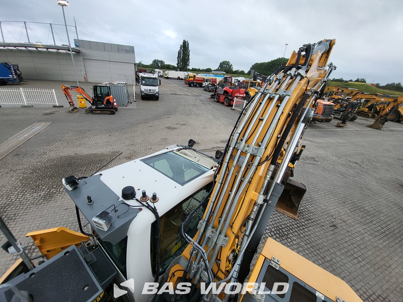 Other : Liebherr R926 Crawler excavators