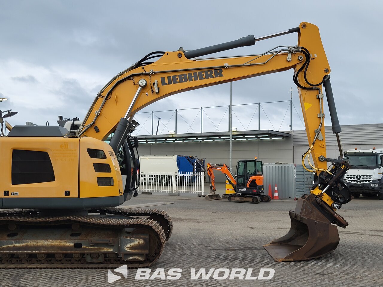 Other : Liebherr R926 Crawler excavators
