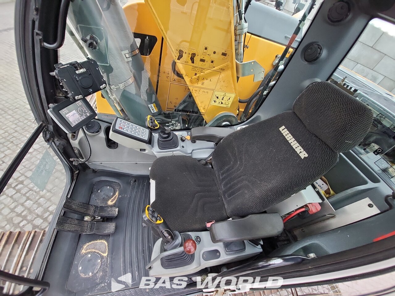 Other : Liebherr R926 Crawler excavators