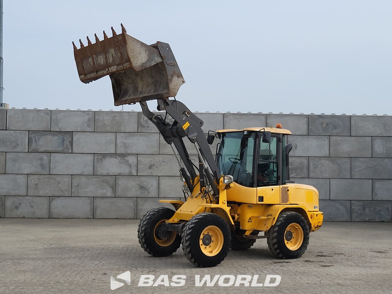 Front left : Volvo L30 G Wiellader