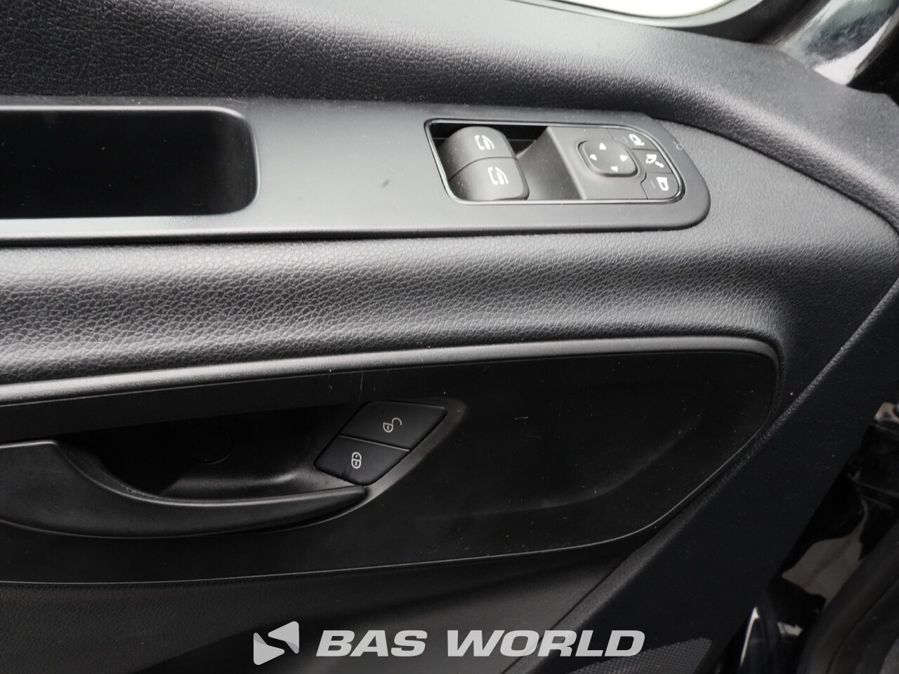 Other : Mercedes Sprinter 317 CDI Closed box van