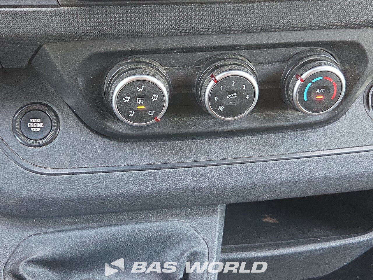 Other : Renault Trafic 130pk Suljettu pakettiauto