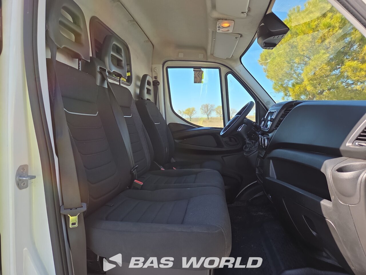 Other : Iveco Daily 35S16 شاحنة خفيفة بصندوق مغلق