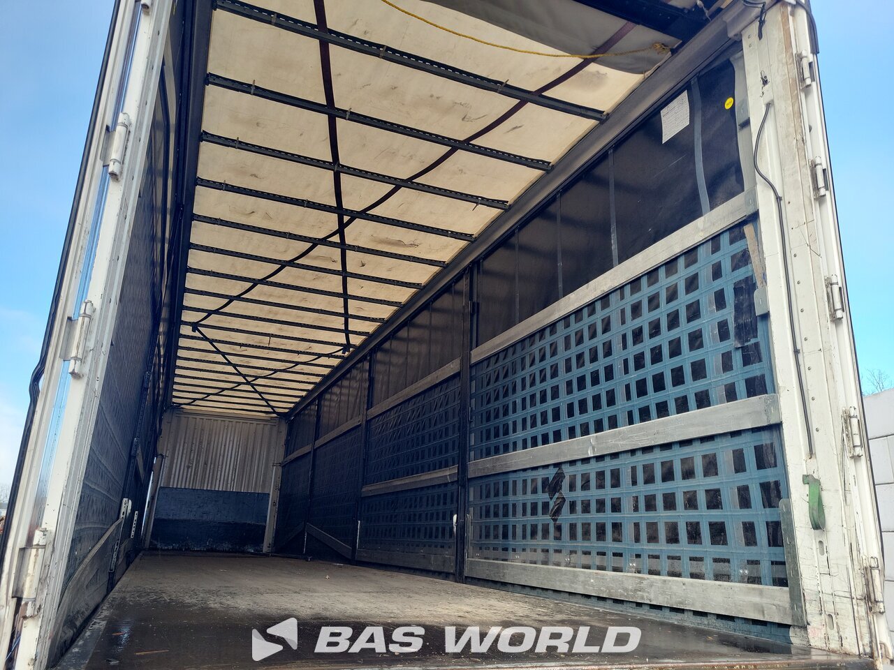 Other : Kässbohrer CXL050R123 Curtainside semi-trailer