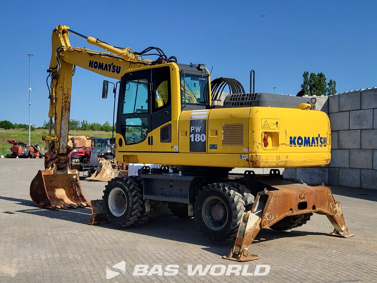 Other : Komatsu PW180 -7E0 Bager na kotače