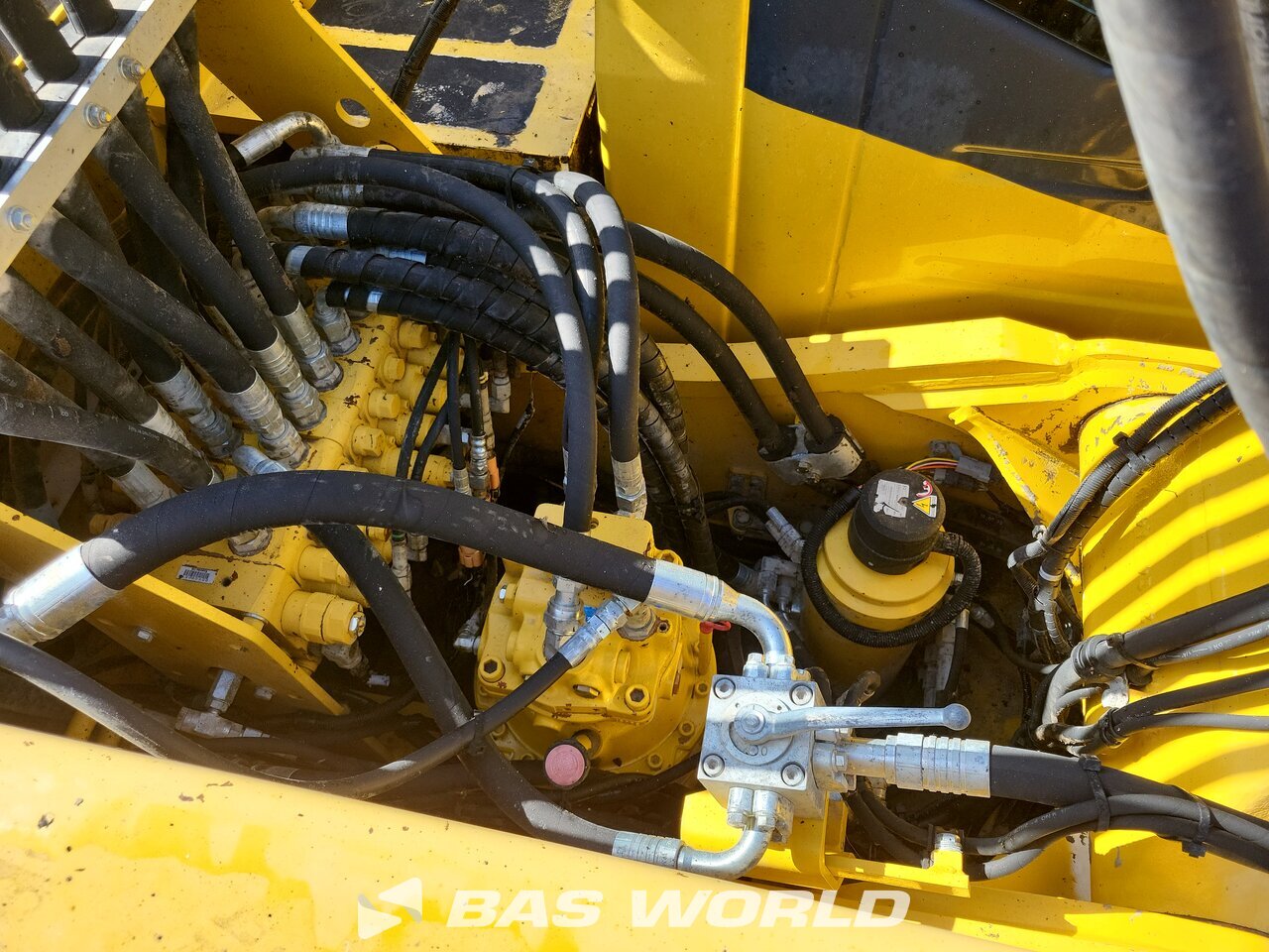 Other : Komatsu PW180 -7E0 Bager na kotače