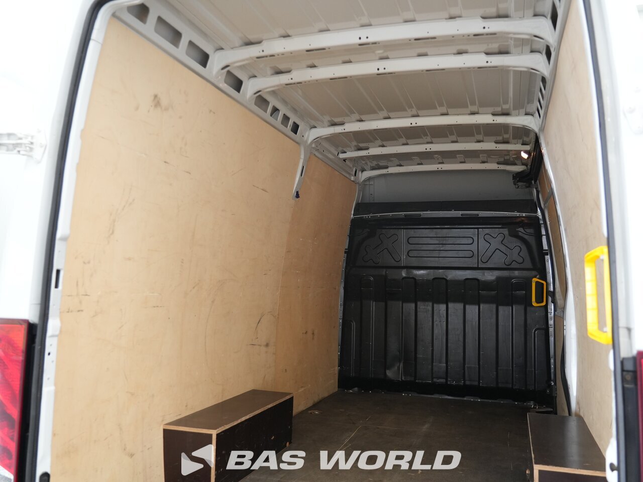 Other : Iveco Daily 35S18 закрыто