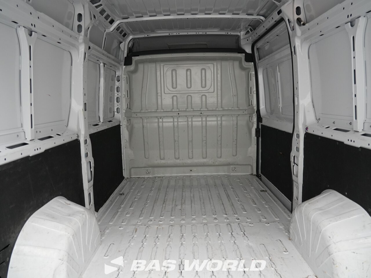 Other : Peugeot Boxer 140PK شاحنة خفيفة بصندوق مغلق