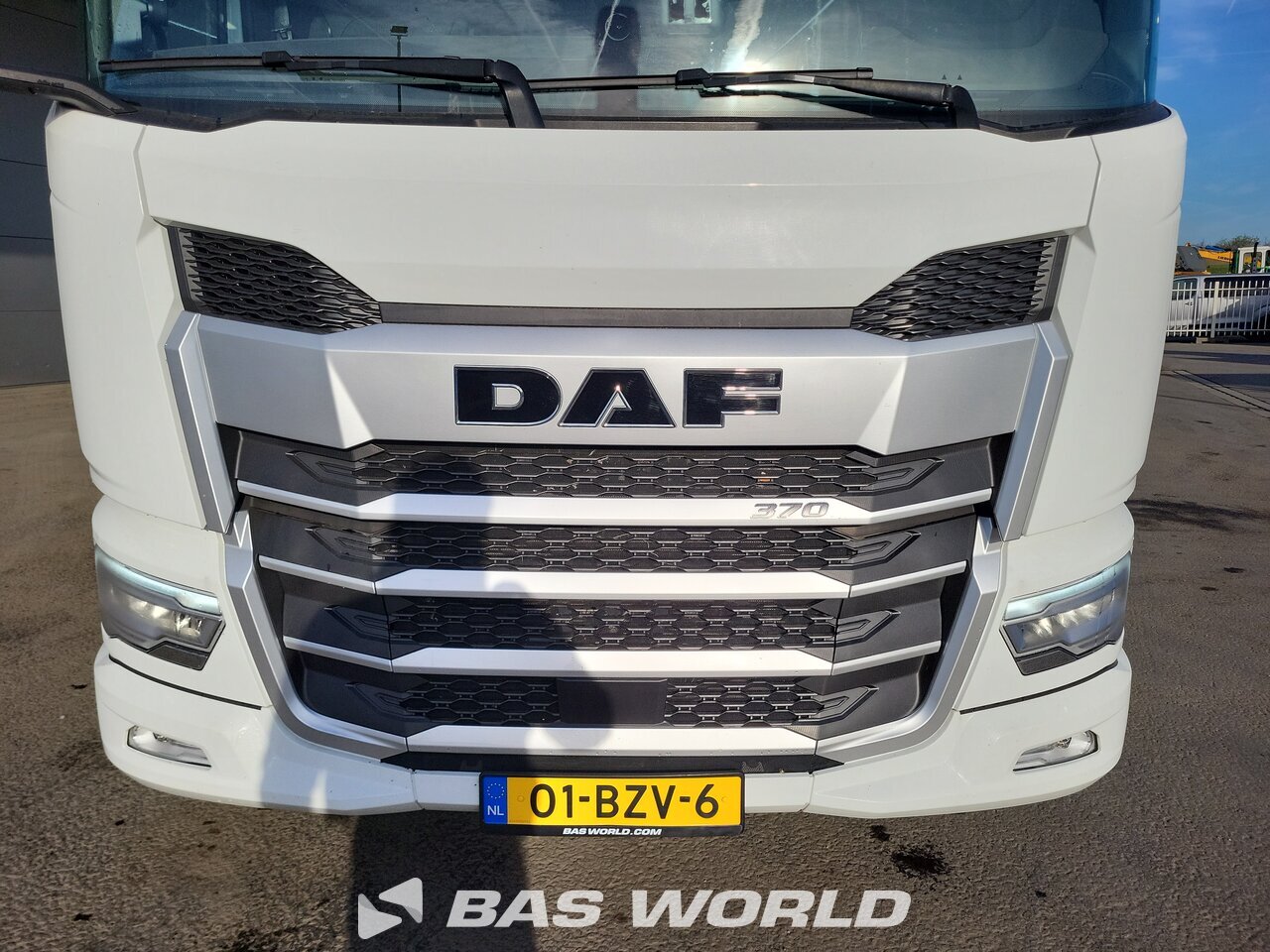Other : DAF XD 370 Camión lona corredera
