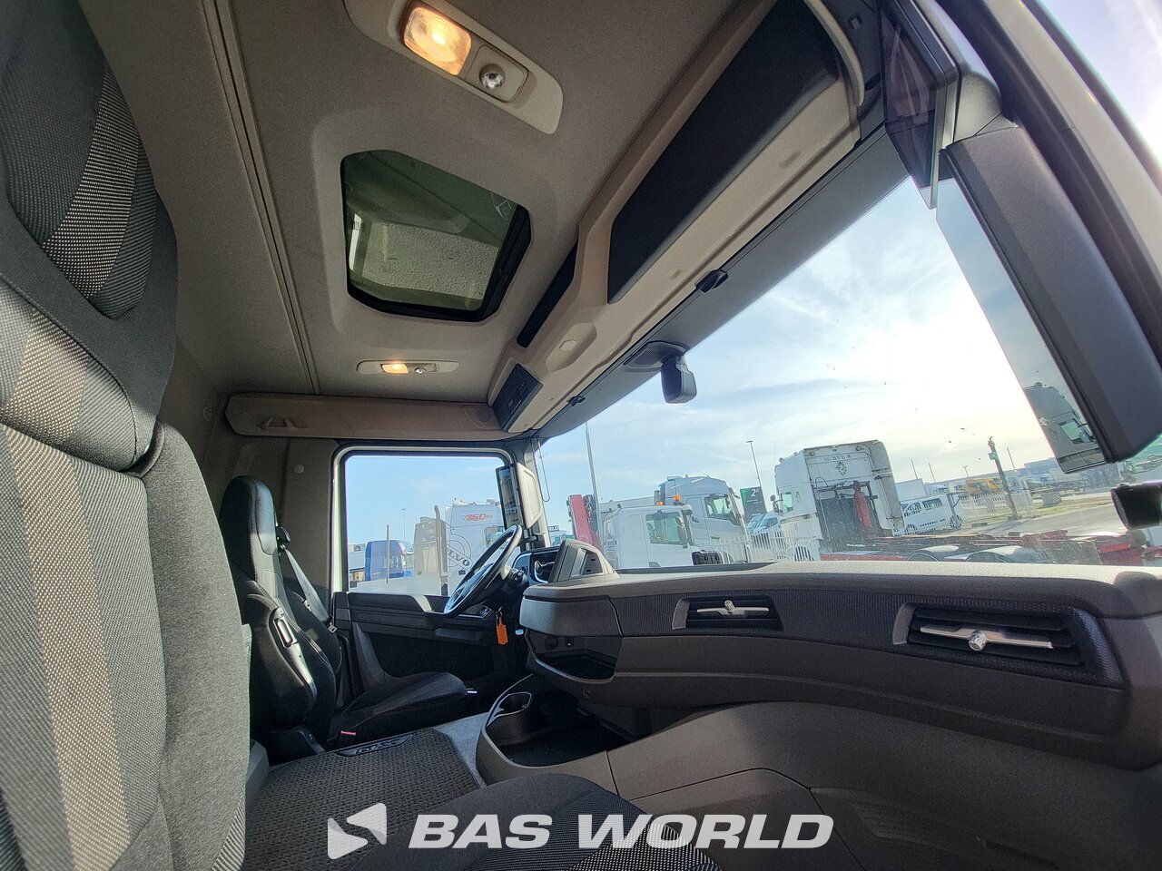 Other : DAF XD 370 Camión lona corredera