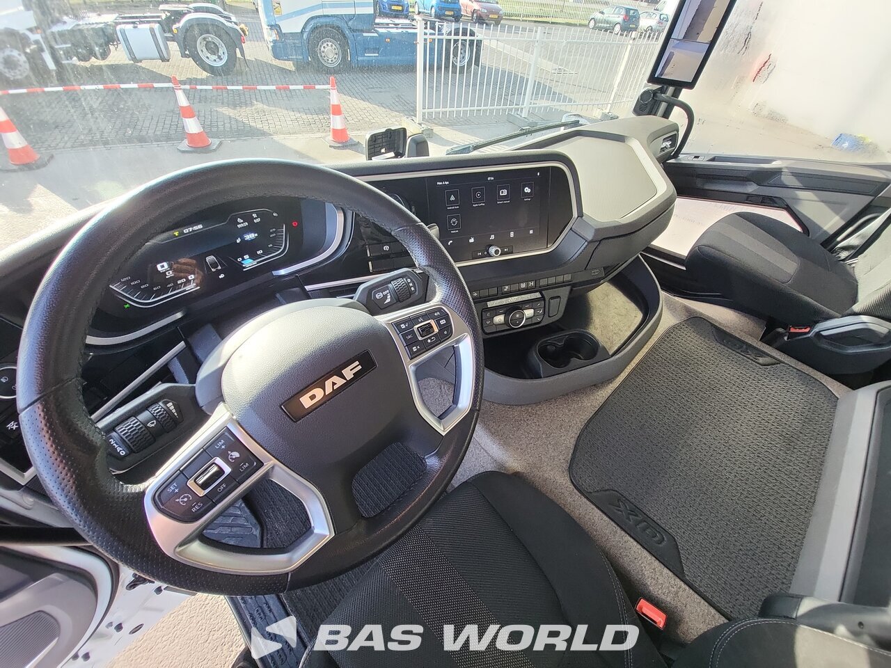 Other : DAF XD 370 Camión lona corredera