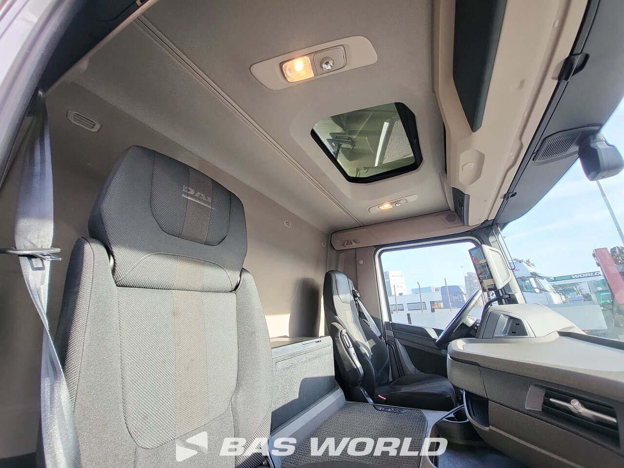 Other : DAF XD 370 Camión lona corredera