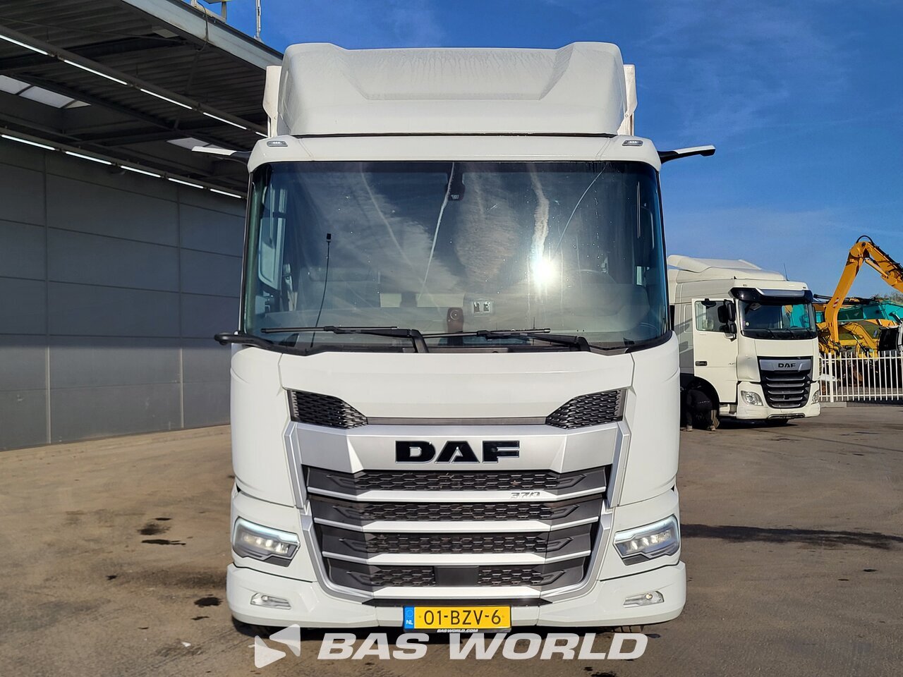 Other : DAF XD 370 Camión lona corredera