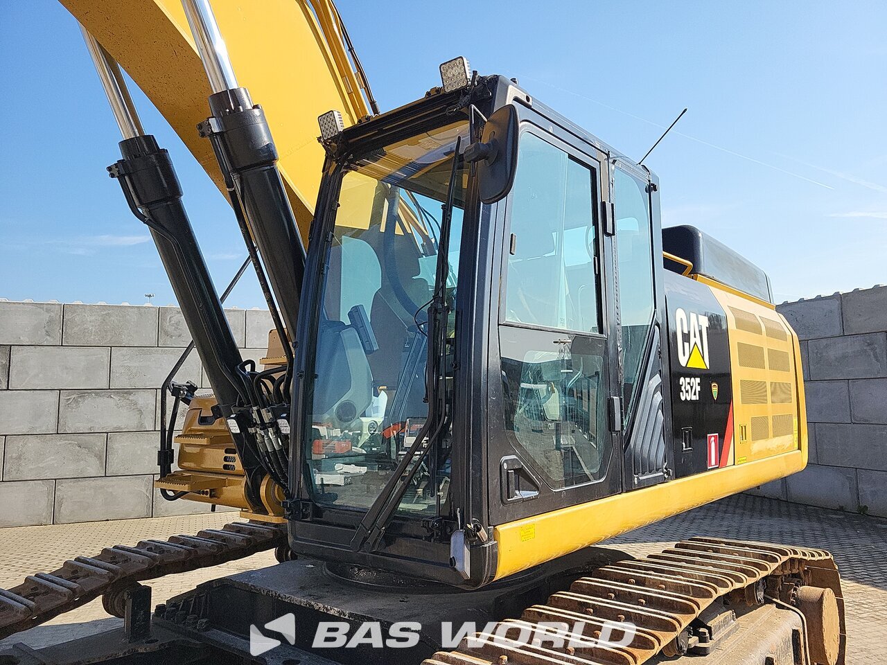 Other : Caterpillar 352 F Excavadora de cadenas