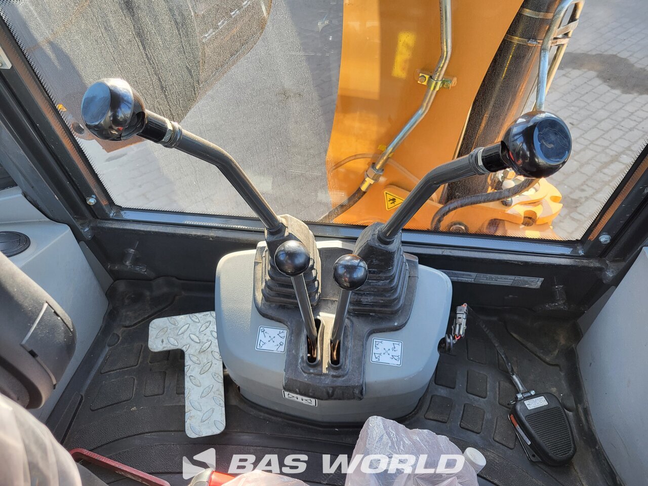 Other : Case 570 SV لودر حفار خلفى