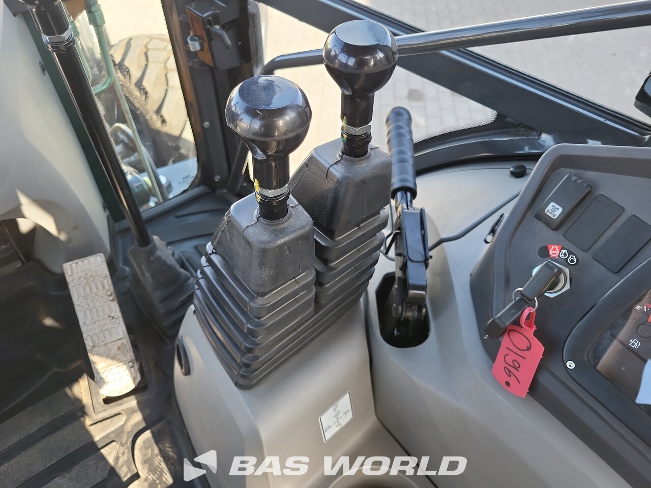 Other : Case 570 SV لودر حفار خلفى