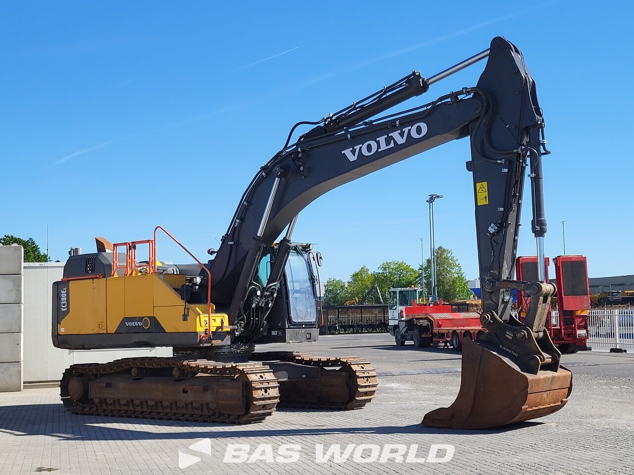 Other : Volvo EC380 E L Bæltegravere